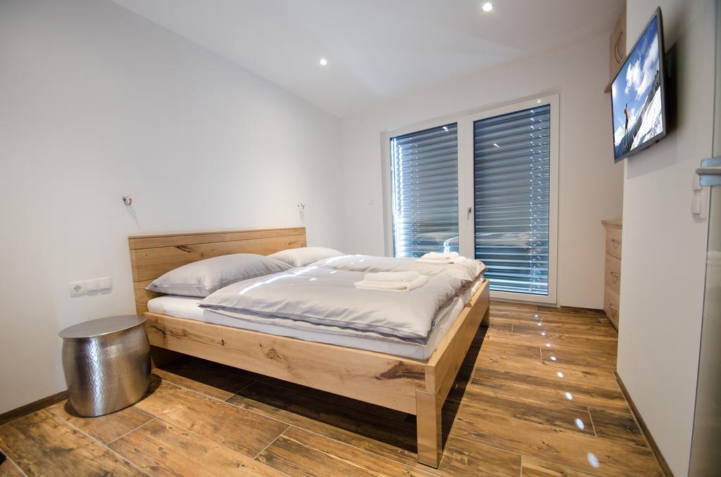 Superb Alpine Lodges By All In One Apartments Zell am See Exterior foto